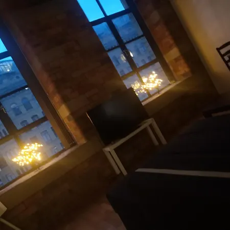 Apartment 1 Bed Flat - Sleeps 2 - Parking - Wifi